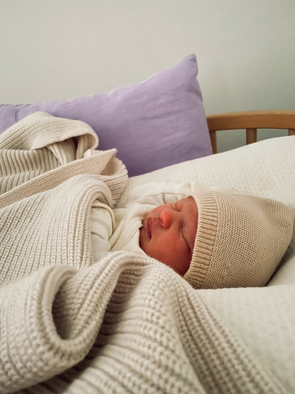 HVID - newborn bonnet - oat