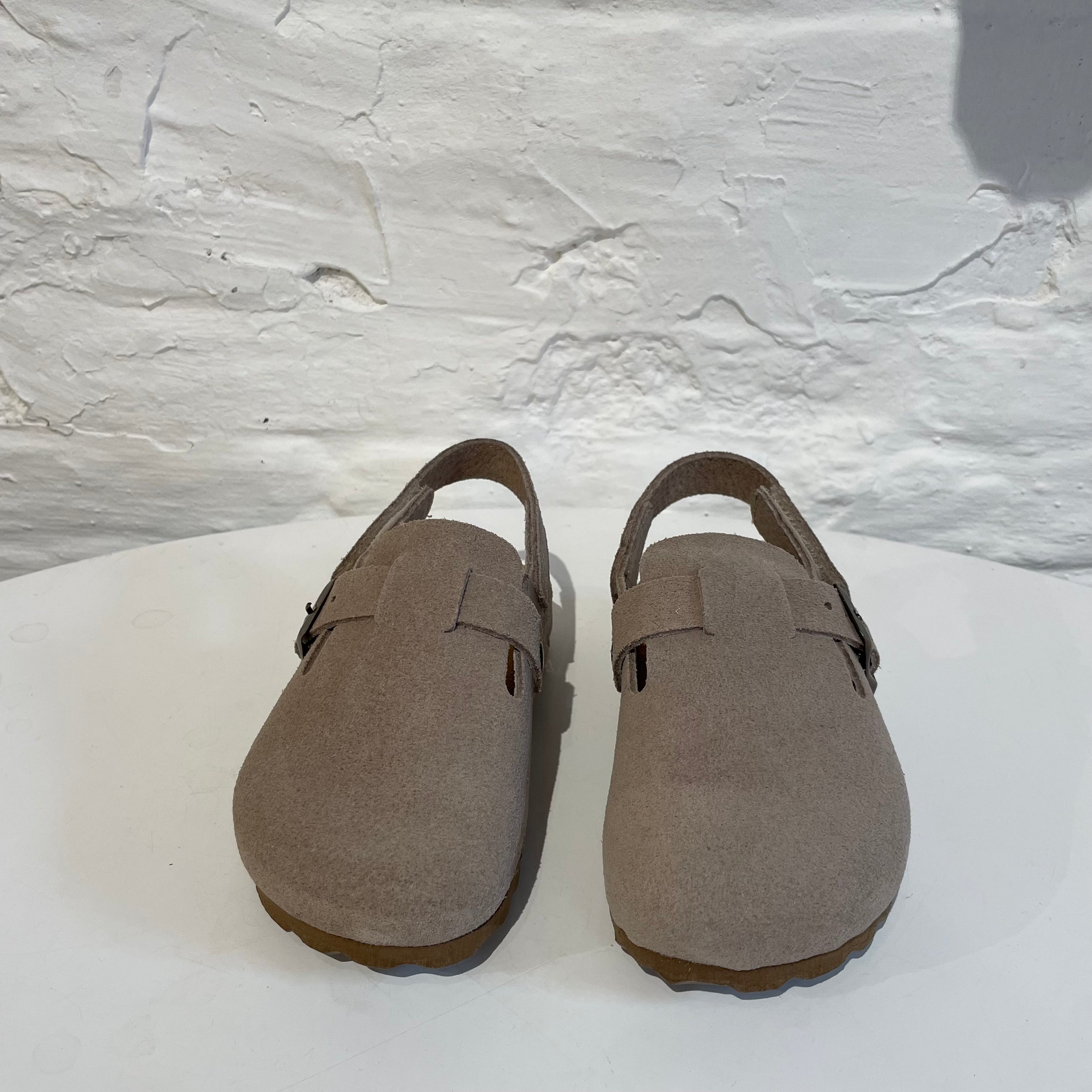 Suede clogs with strap - beige