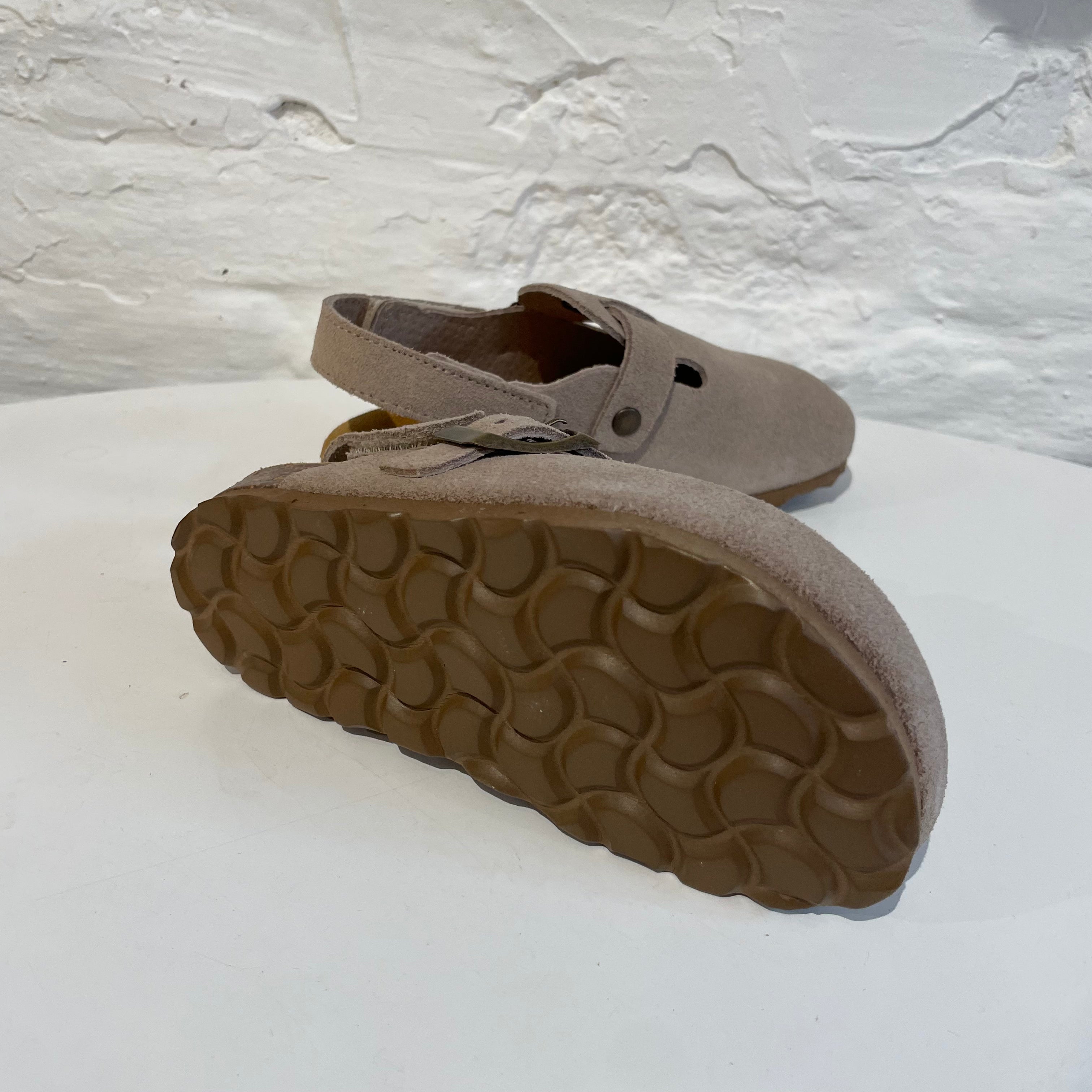 Suede clogs with strap - beige