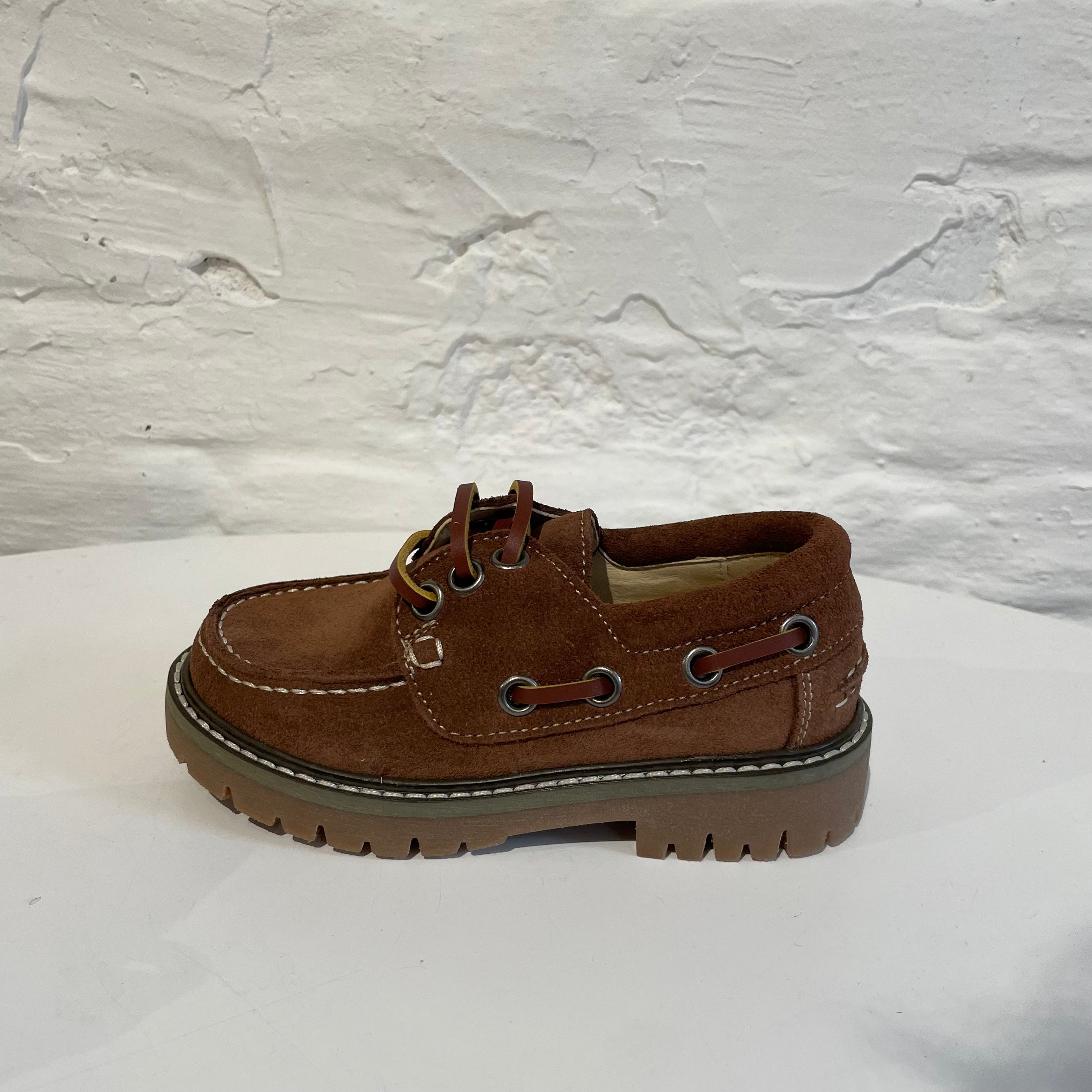 Boat shoes - suede brown