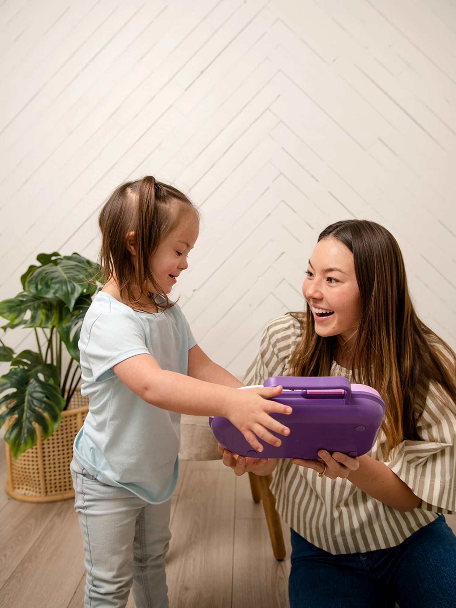 Gobe - lunchbox with snack spinner - grape purple