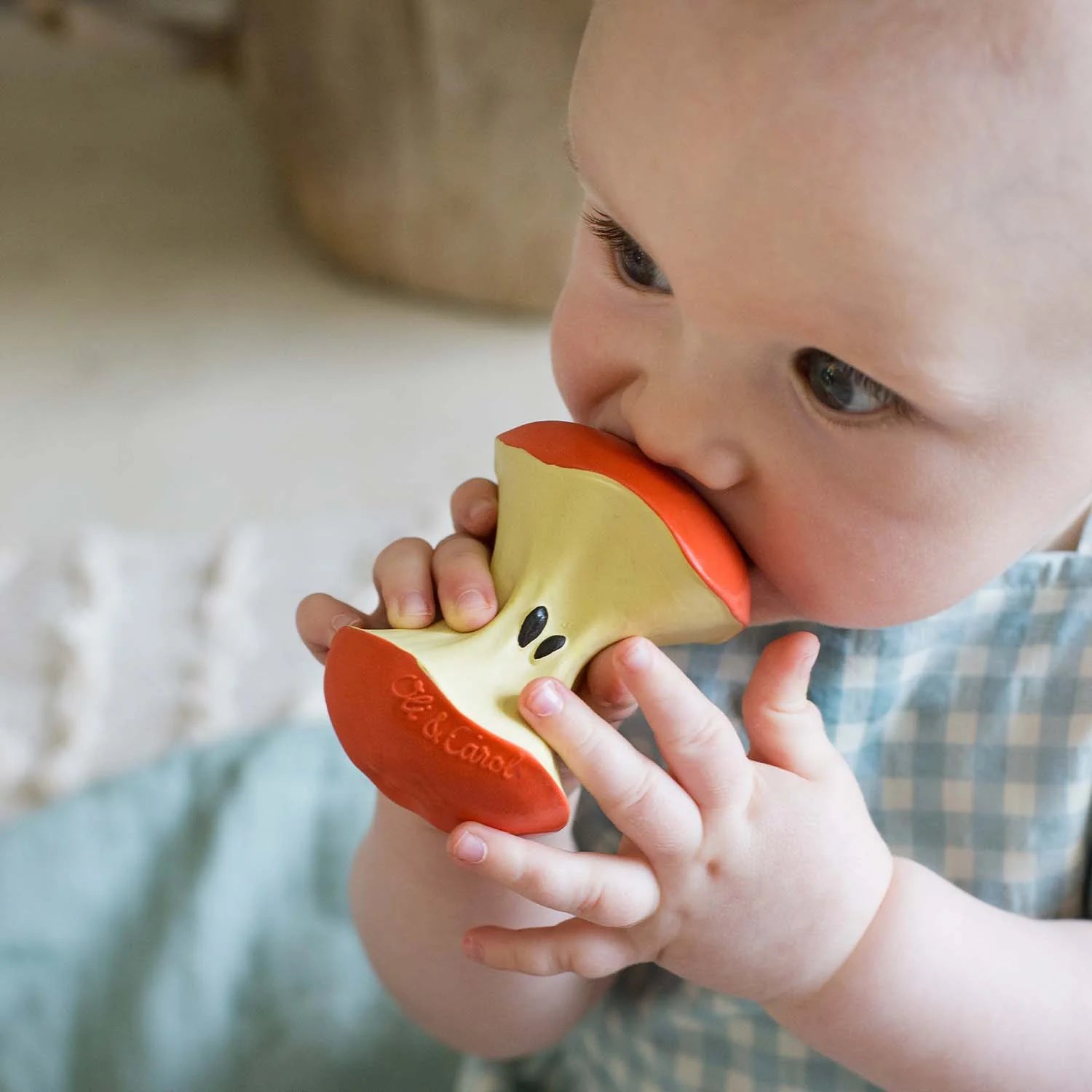 Oli &amp; Carol - pepa the apple baby teether